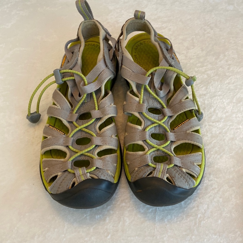 KEEN WHISPER WATERPROOF SANDLES SZ 7